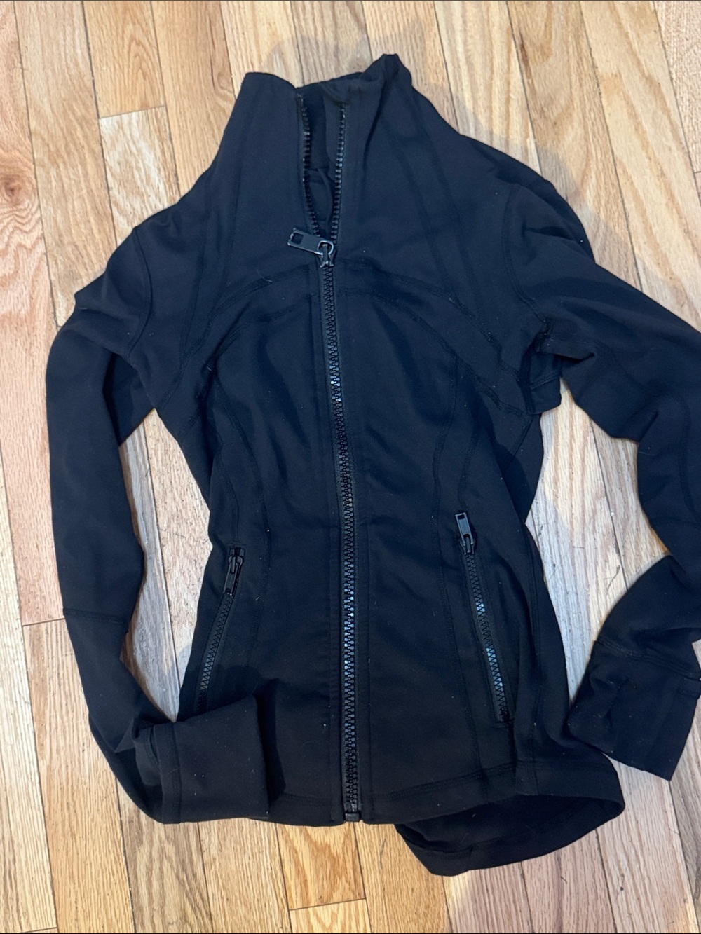 Lululemon sweatshirt fits like extra small.